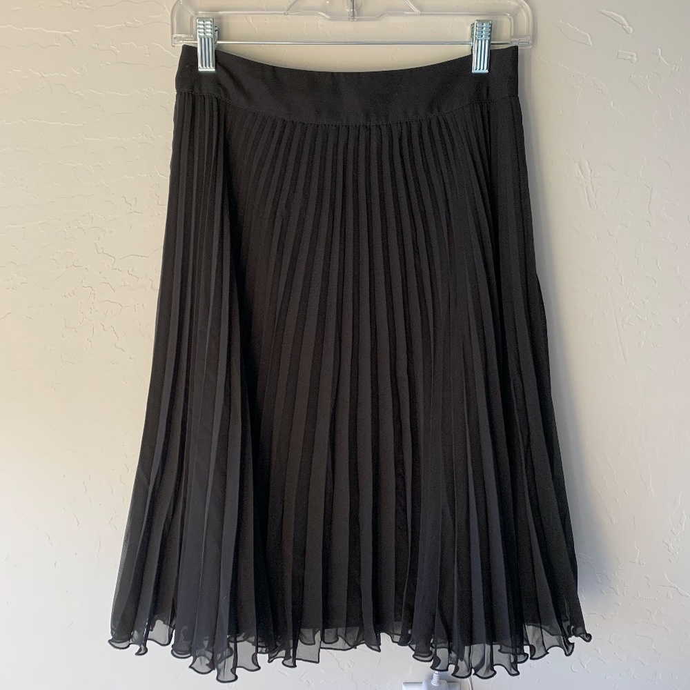 White House Black Market Black Pleated Skirt